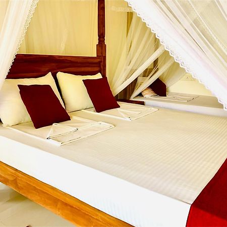 Green Hut Nature Resort 锡吉里亚 外观 照片