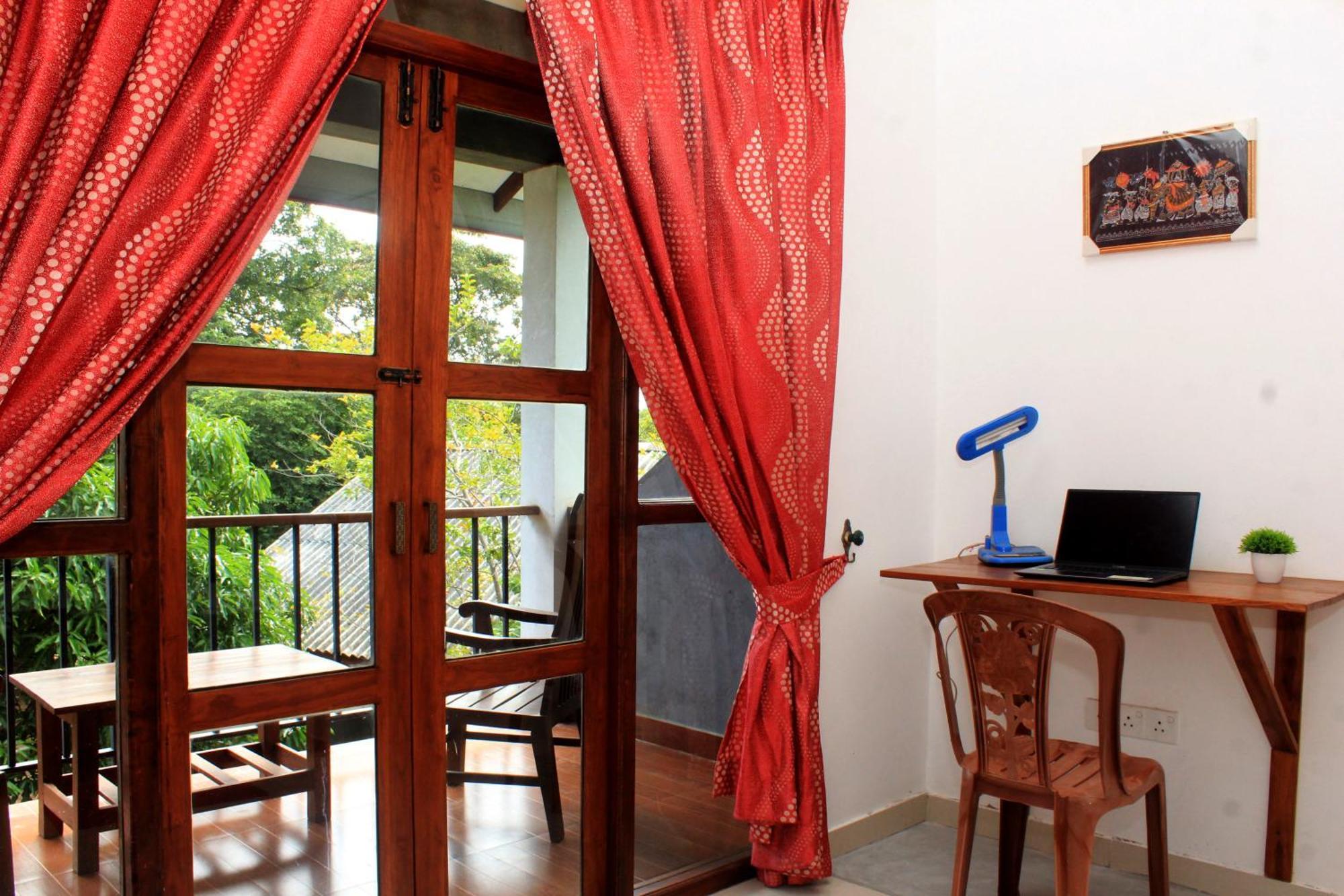 Green Hut Nature Resort 锡吉里亚 外观 照片
