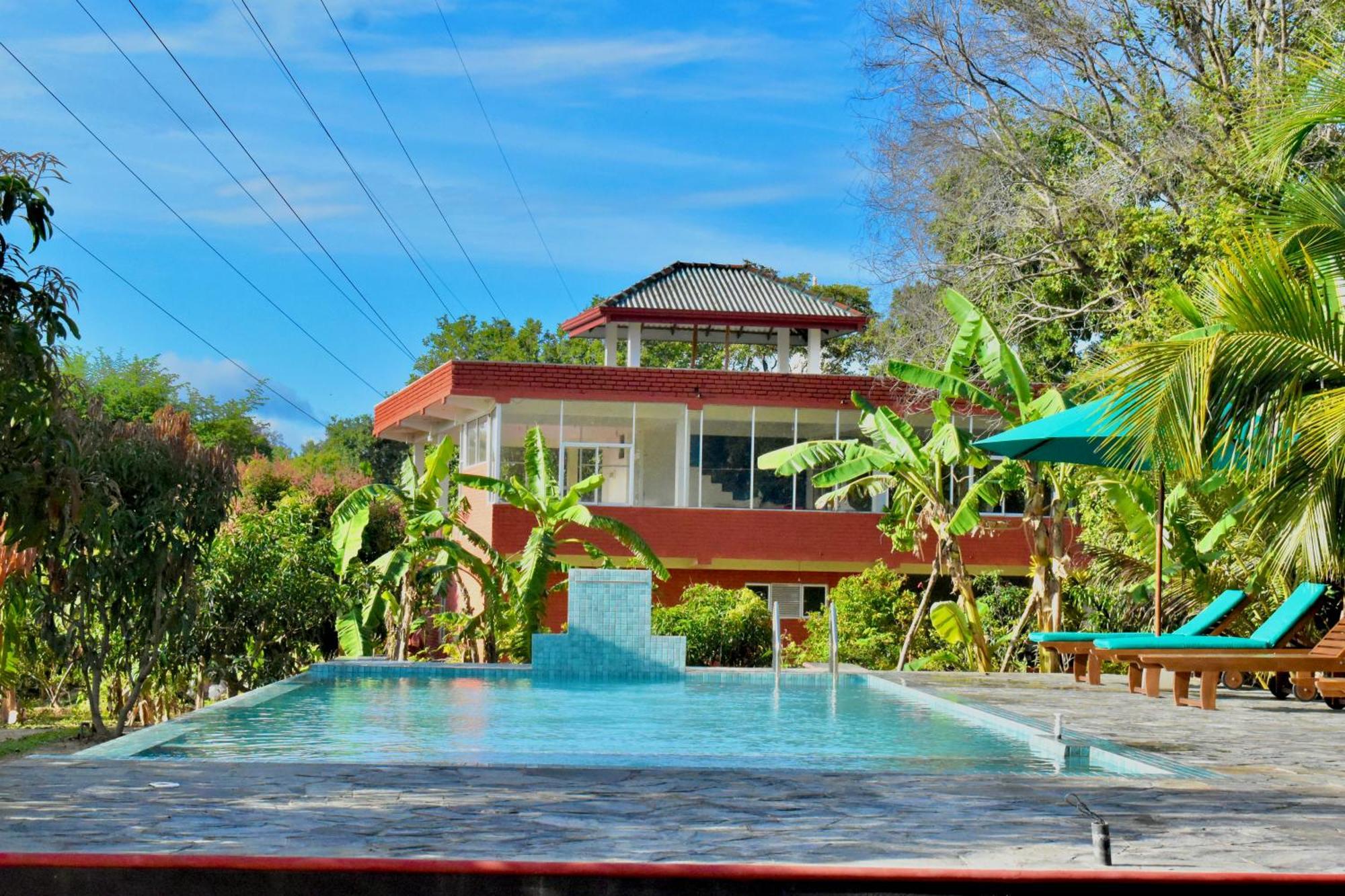 Green Hut Nature Resort 锡吉里亚 外观 照片